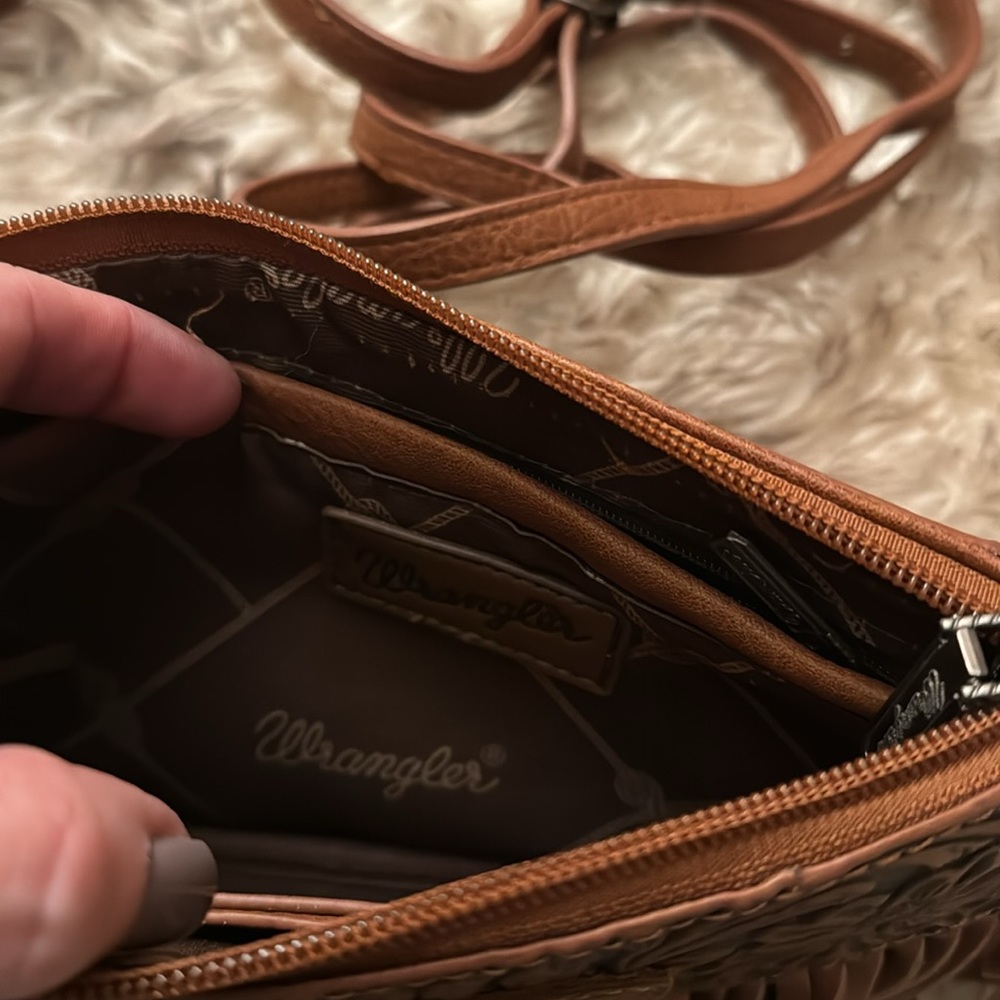 Wrangler wristlet or regular purse strap bag - Picture 4 of 4